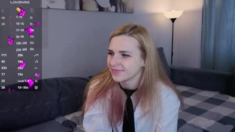 Elina online show from 10.28.25