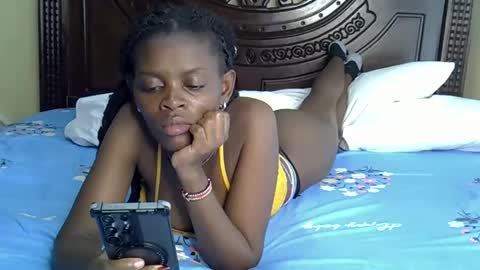 Snapshot of norah_pure chatting on 09.16.25 norah_pure online show from 09.16.25