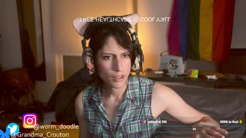 Snapshot of noreallyilikepeanuts chatting on 09.12.25 Ariane online show from 09.12.25