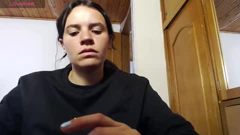 noreen_ online show from 11.08.25