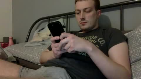 Snapshot of norfolkboy18 chatting on 02.08.25 Ollie online show from 02.08.25