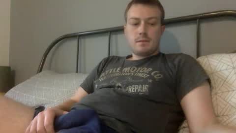 Snapshot of norfolkboy18 chatting on 11.14.25 Ollie online show from 11.14.25
