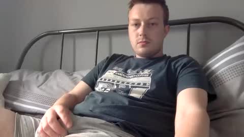 Snapshot of norfolkboy18 chatting on 05.04.26 Ollie online show from 05.04.26