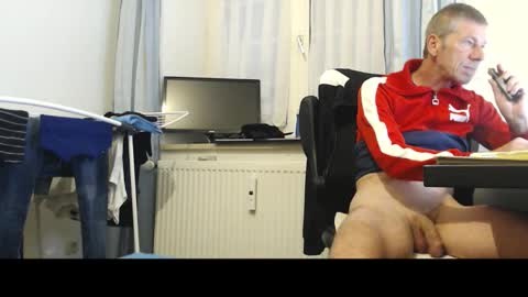 Snapshot of normuc chatting on 10.03.25 Normuc online show from 10.03.25