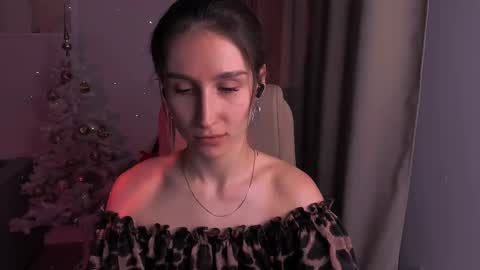 Hazel online show from 01.04.25