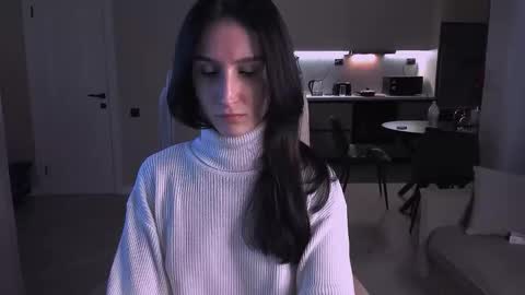 Hazel online show from 11.04.25