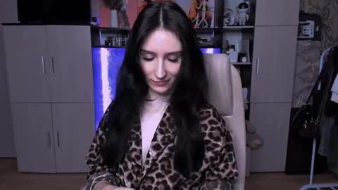 Hazel online show from 01.12.26