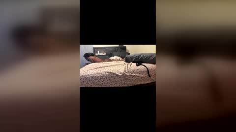 Snapshot of noturaveragemilf chatting on 12.02.25 noturaveragemilf online show from 12.02.25