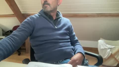 Snapshot of noux69 chatting on 10.17.25 noux69 online show from 10.17.25