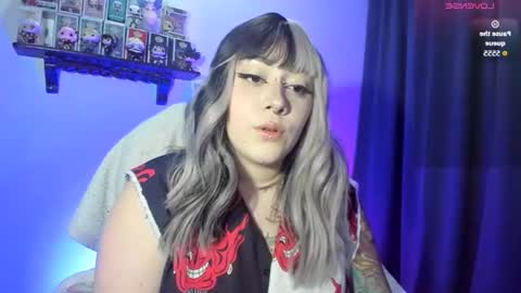 Snapshot of nova_gara chatting on 06.20.26 s online show from 06.20.26