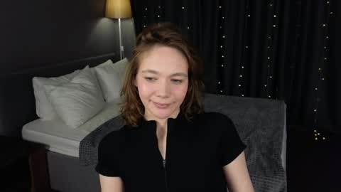 Snapshot of novaeva_ chatting on 05.19.26 Eva online show from 05.19.26