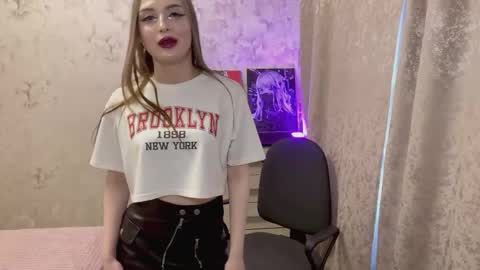 Snapshot of novellaakmal chatting on 02.15.26 Lea online show from 02.15.26