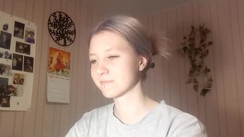 Snapshot of novellahartig chatting on 02.27.26 Sari It is my first day online show from 02.27.26