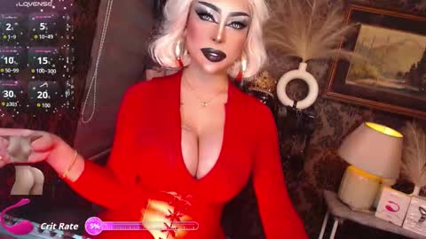 Snapshot of nswcunt chatting on 01.07.26 QUEEN MIRAHH online show from 01.07.26