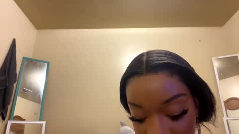 Snapshot of nu_bi_an chatting on 12.11.24 Nubian online show from 12.11.24