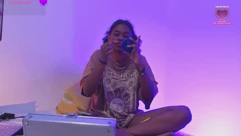 Snapshot of nude2557940 chatting on 09.18.25 Channel Cox online show from 09.18.25