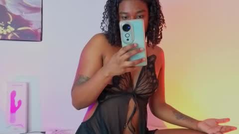Snapshot of nude2557940 chatting on 10.06.25 Channel Cox online show from 10.06.25