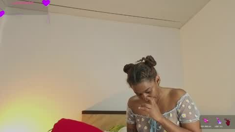 Snapshot of nude2557940 chatting on 05.11.26 Channel Cox online show from 05.11.26