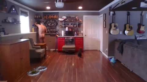 Snapshot of nudistguy194549 chatting on 01.11.25 Nudistguy online show from 01.11.25