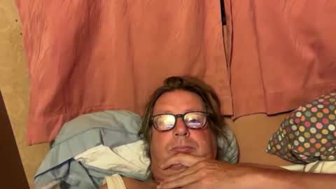 Snapshot of nurod chatting on 09.22.25 nurod online show from 09.22.25