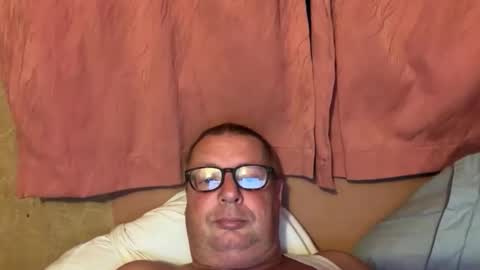 Snapshot of nurod chatting on 10.21.25 nurod online show from 10.21.25