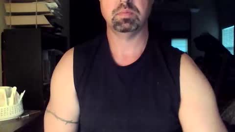 Snapshot of nvrenuff1979 chatting on 10.31.25 nvrenuff1979 online show from 10.31.25