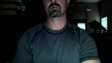 nvrenuff1979 online show from 12.05.25