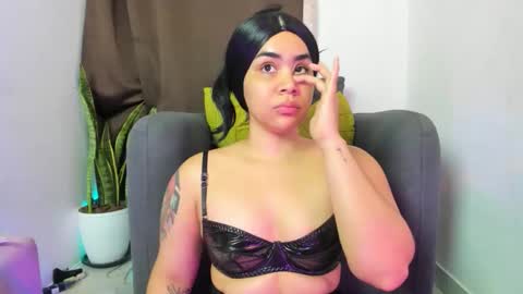 Nia online show from 04.13.26