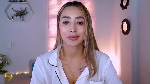 Nycole online show from 03.12.25