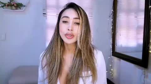 Nycole online show from 09.12.25