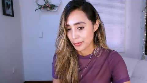 Nycole online show from 10.08.25