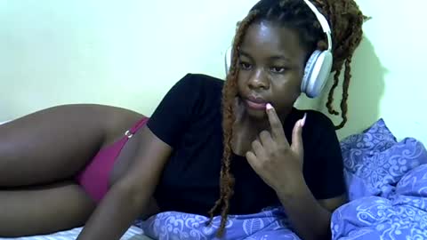 Snapshot of nyla_shal chatting on 06.18.26 Shalvin online show from 06.18.26