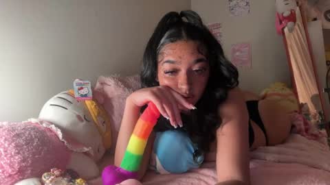 Snapshot of nylasinns chatting on 05.17.26 nylasinns online show from 05.17.26