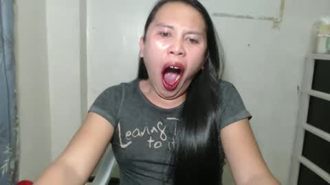 Snapshot of nylecummer chatting on 05.04.26 nylecummer online show from 05.04.26