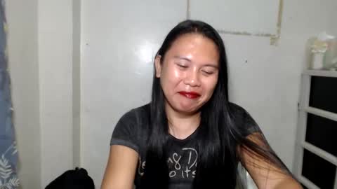 Snapshot of nylecummer chatting on 05.19.26 nylecummer online show from 05.19.26