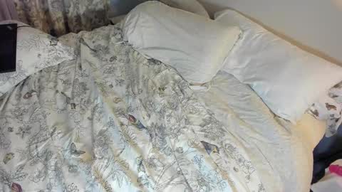 Snapshot of nylon_sissy_steffi chatting on 09.28.25 Nylon Italian online show from 09.28.25