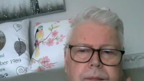 Snapshot of nylonlegs69 chatting on 02.27.26 stockings suspenders mad online show from 02.27.26