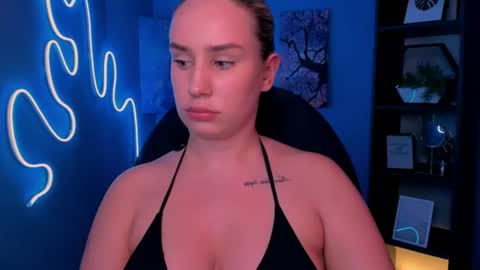 Snapshot of nymiraa chatting on 06.11.26 Mira online show from 06.11.26