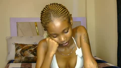 Snapshot of nyra_vesper chatting on 06.18.26 Lexi i online show from 06.18.26