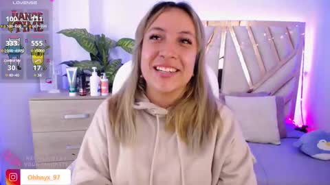 Snapshot of nyx_andria chatting on 03.11.25 Alex . online show from 03.11.25