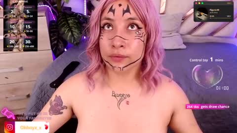 Snapshot of nyx_andria chatting on 09.19.25 Alex . online show from 09.19.25