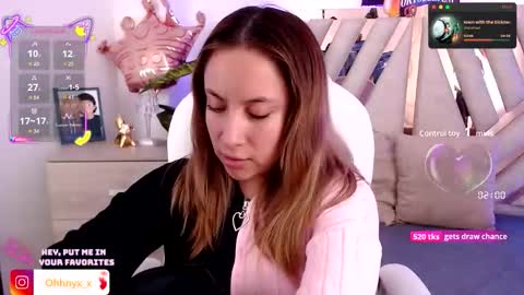 Snapshot of nyx_andria chatting on 09.20.25 Alex . online show from 09.20.25