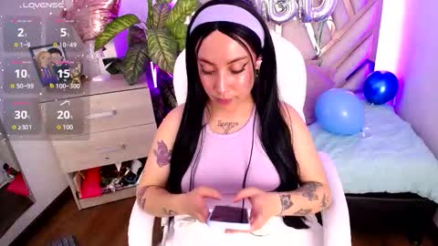 Snapshot of nyx_andria chatting on 10.12.25 Alex . online show from 10.12.25