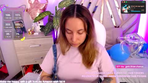 Snapshot of nyx_andria chatting on 10.14.25 Alex . online show from 10.14.25