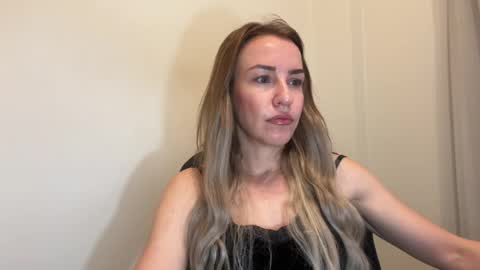 Snapshot of nyxelia_ chatting on 05.13.26 Anastasia online show from 05.13.26