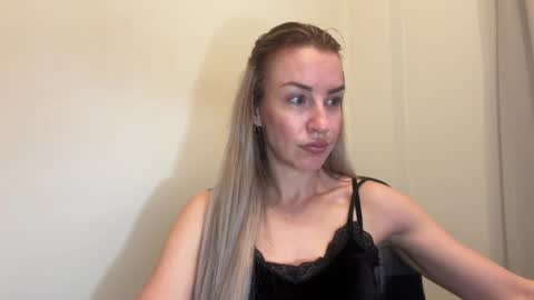 Snapshot of nyxelia_ chatting on 05.20.26 Anastasia online show from 05.20.26