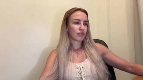 Snapshot of nyxelia_ chatting on 06.25.26 Anastasia online show from 06.25.26