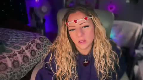 Snapshot of nyxxen chatting on 02.14.26 nyxxen online show from 02.14.26