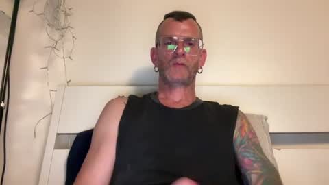 Snapshot of o_johnny_deep_o chatting on 07.16.26 Jonathan Deep online show from 07.16.26