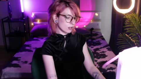 Snapshot of obedientt_ chatting on 05.16.26 Moonlight online show from 05.16.26